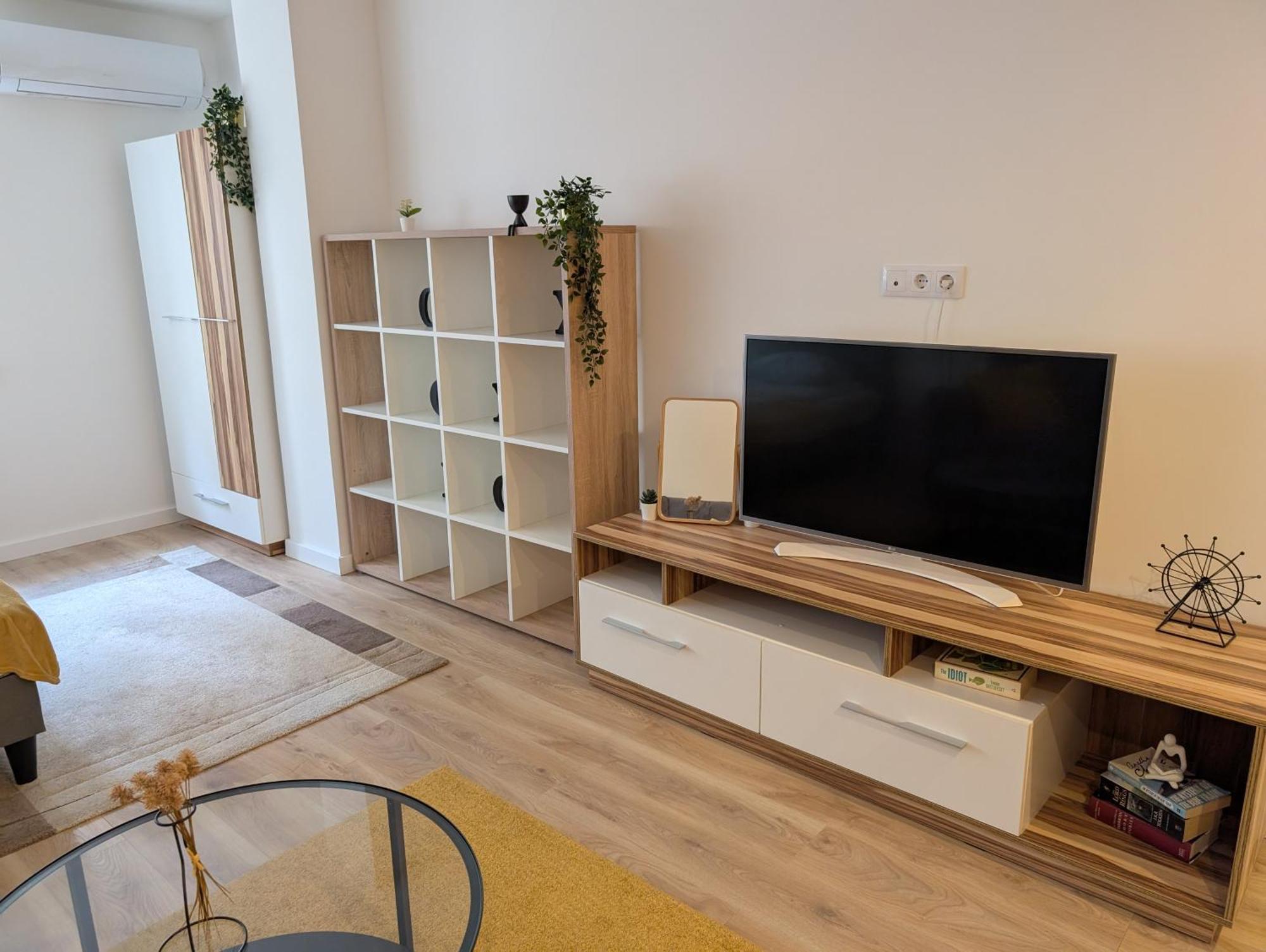 Apartment Happy Eleven Market Hall